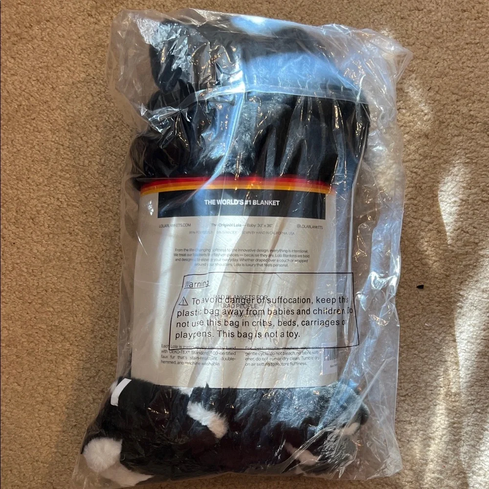 Aviator Nation X Lola Black white bolt baby Blanket SOLD OUT - Picture 3 of 3